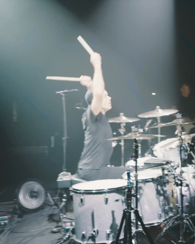 ¡Ya están volando las ENTRADAS‼️

📢 BRYAN ADAMS en BILBAO con su gira ‘ROLL WITH THE PUNCHES 2026’.

13 de noviembre en el Bizkaia Arena - BEC!
 
🎟️ TICKETS👉 doctormusic.com y entradas.com

@bryanadams
@doctormusicconcerts
@bizkaia_bfa
@bizkaiaarena